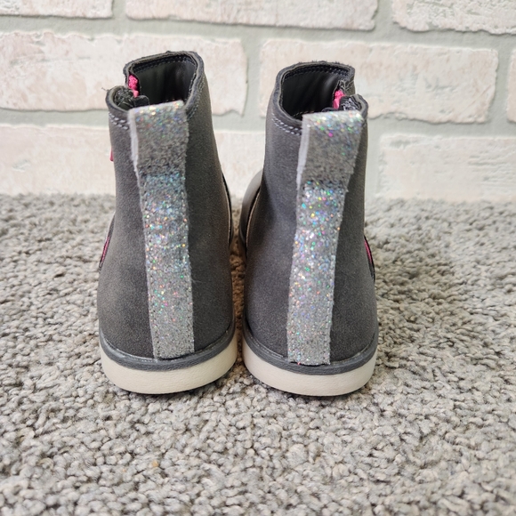 OshKosh B'Gosh Girls Ankle Boot  Grey /Pink Shimmer Strip Side Zip Size 2 - Picture 3 of 8